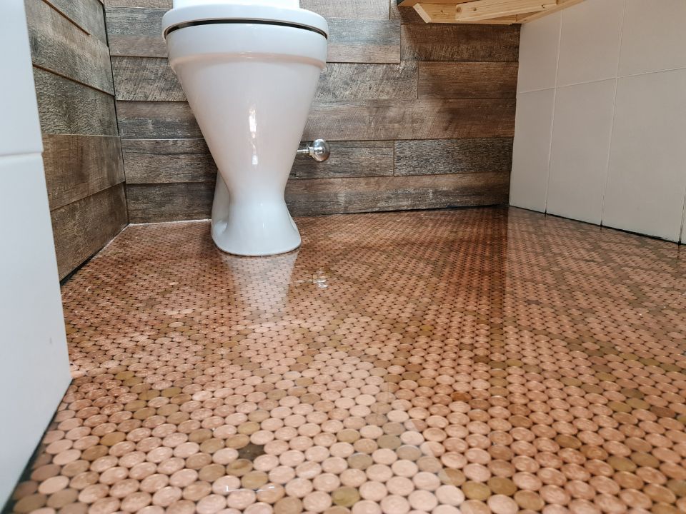 kolikkolattia wc-tiloissa